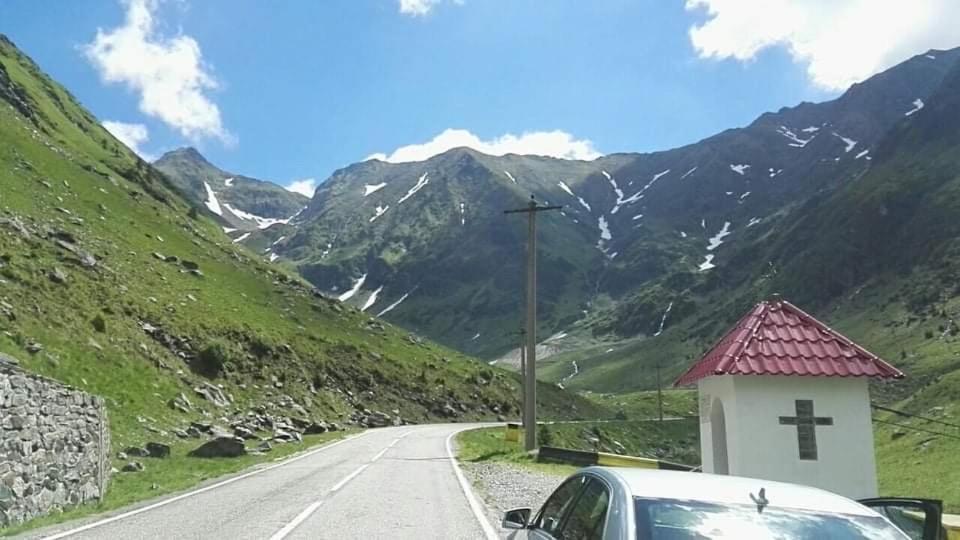 Casa Pelerinului Lejlighed Capatineni-Paminteni Eksteriør billede